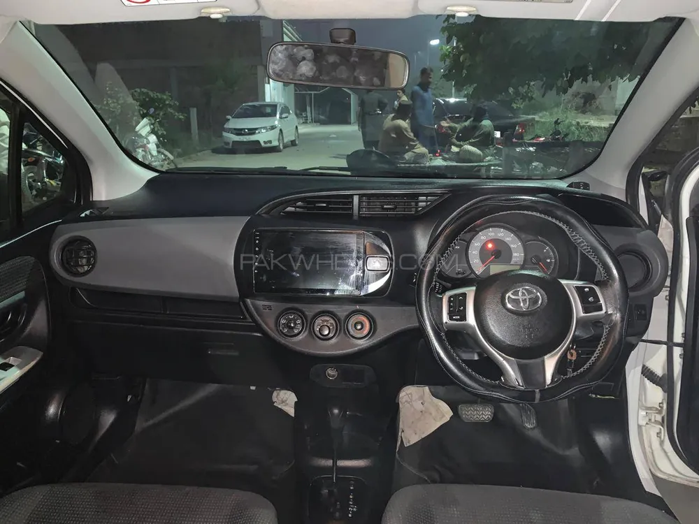 Toyota Vitz 2015 for Sale in D.G.Khan Toyota Vitz 2015 for Sale in D.G.Khan Image-6