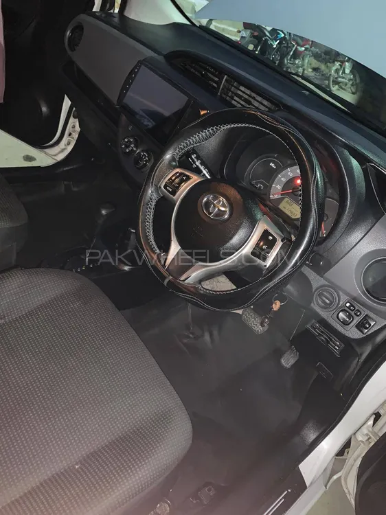Toyota Vitz 2015 for Sale in D.G.Khan Toyota Vitz 2015 for Sale in D.G.Khan Image-5