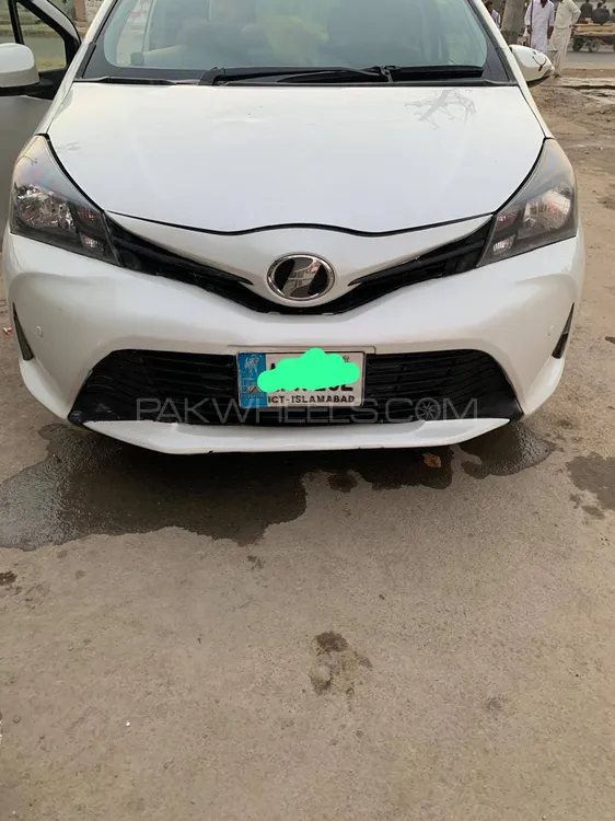 Toyota Vitz 2015 for Sale in D.G.Khan Toyota Vitz 2015 for Sale in D.G.Khan Image-3