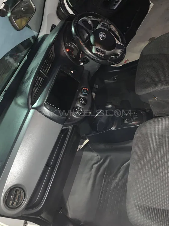 Toyota Vitz 2015 for Sale in D.G.Khan Toyota Vitz 2015 for Sale in D.G.Khan Image-7