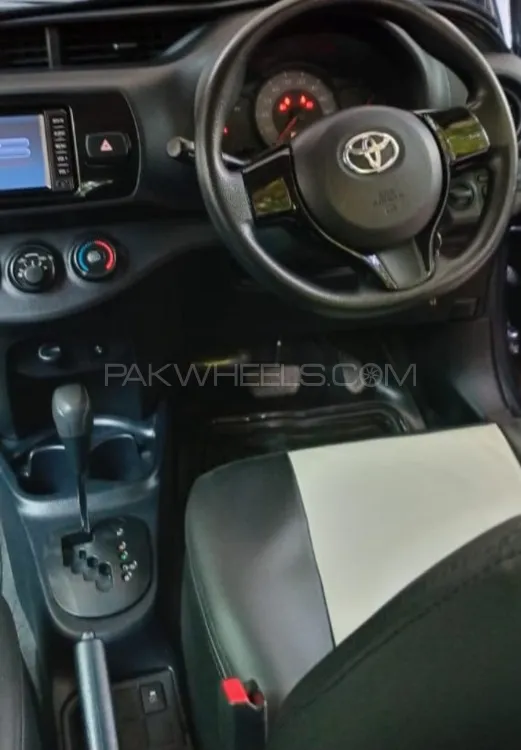 Toyota Vitz 2017 for Sale in Lahore Toyota Vitz 2017 for Sale in Lahore Image-6