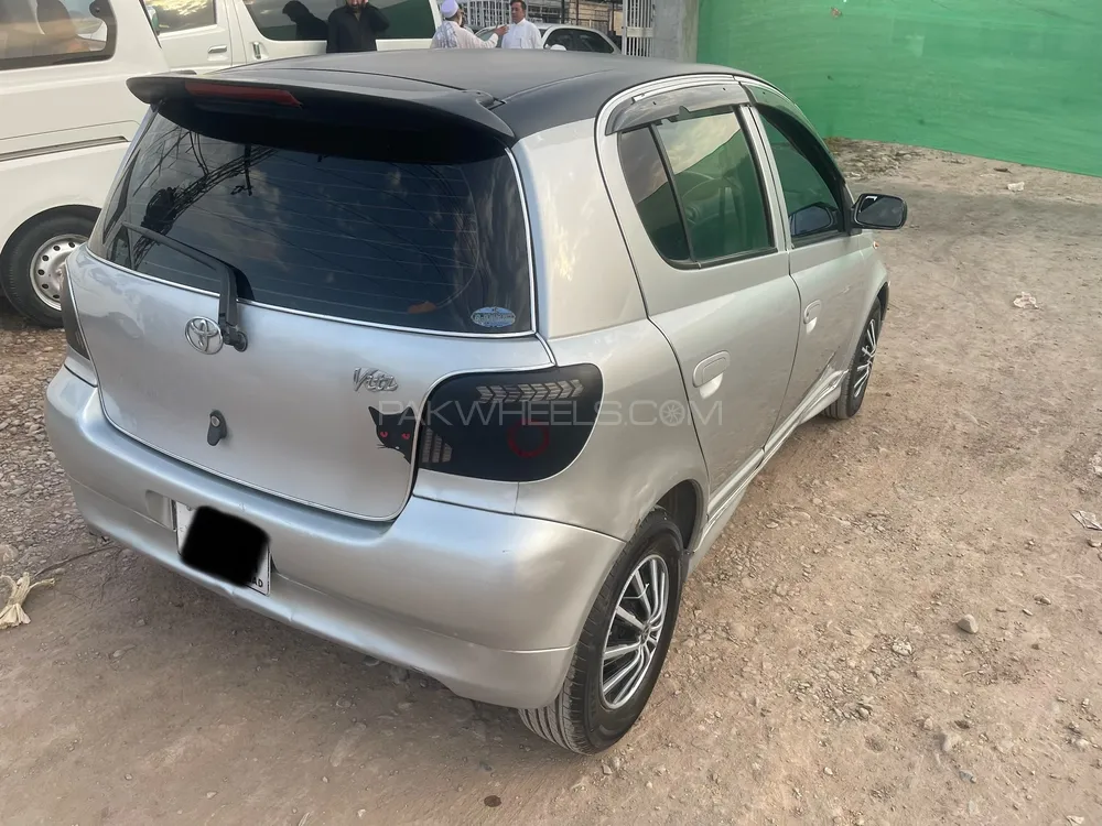 Toyota Vitz 2001 for Sale in Peshawar Image-1