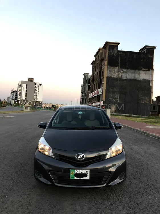Toyota Vitz 2013 for Sale in Islamabad Image-1
