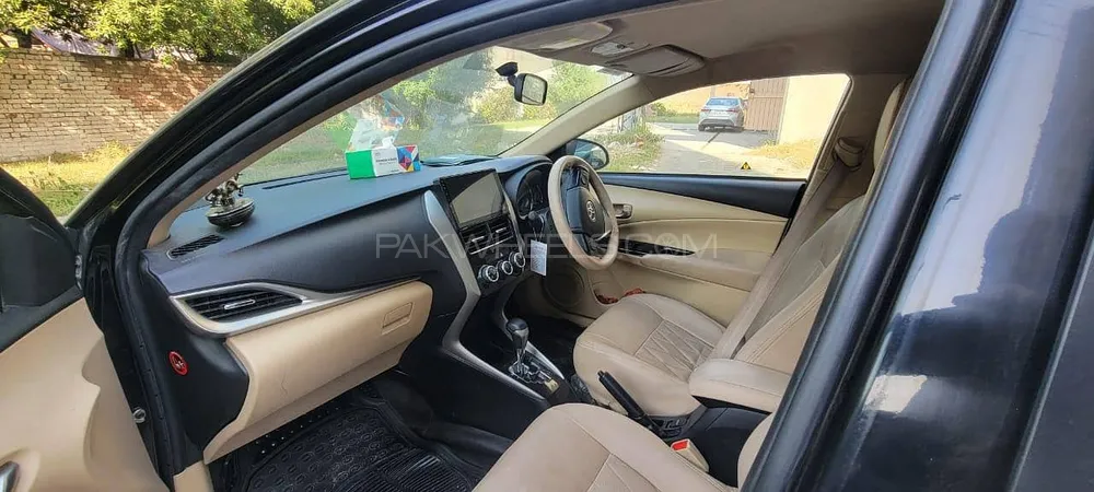 Toyota Yaris Sedan 2021 for Sale in Lahore Image-1