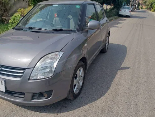 Suzuki Swift DLX 1.3 2015