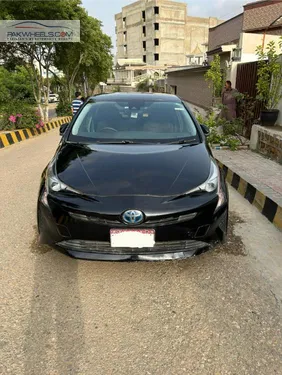 ٹویوٹا پریوس ایس 2018 for Sale نئی
