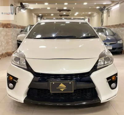 Toyota Prius S Touring Selection GS 1.8 2013