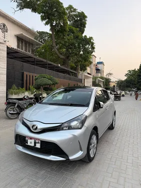 Toyota Vitz F 1.0 2015