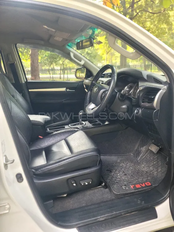 Toyota Hilux 2021 for Sale in Lahore Toyota Hilux 2021 for Sale in Lahore Image-10