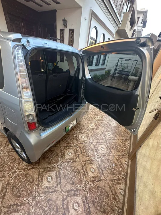 Daihatsu Move 2011 for Sale in Gujranwala Daihatsu Move 2011 for Sale in Gujranwala Image-2