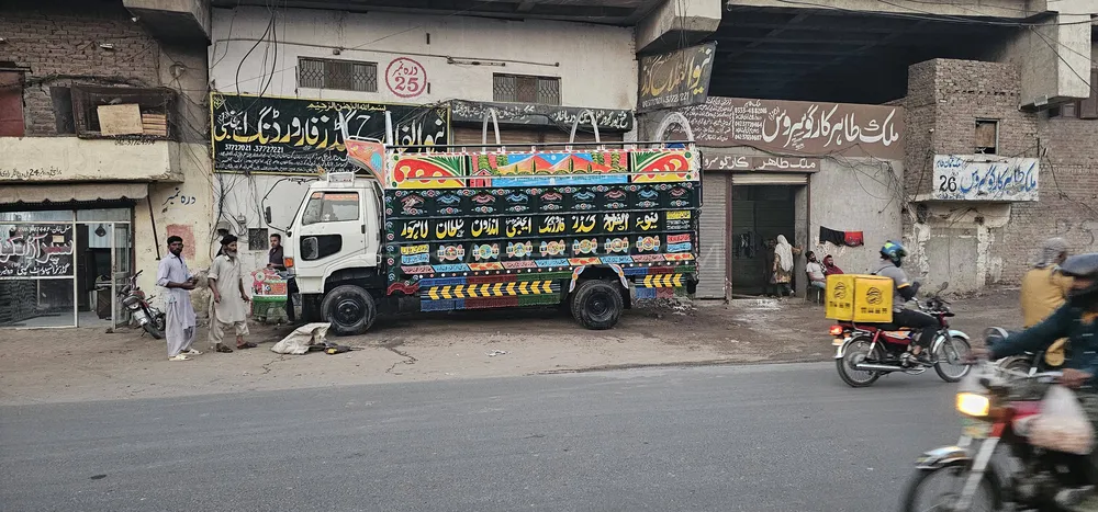 Hino 300 Series 1988 for Sale in Lahore Hino 300 Series 1988 for Sale in Lahore Image-3