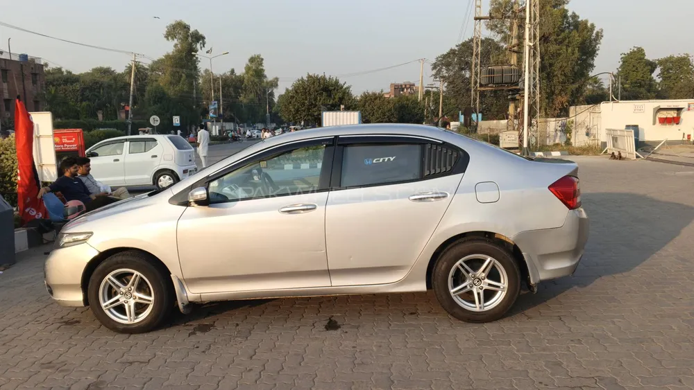 ہونڈا سٹی 2016 for Sale in گجرانوالہ ہونڈا سٹی 2016 for Sale in گجرانوالہ Image-2