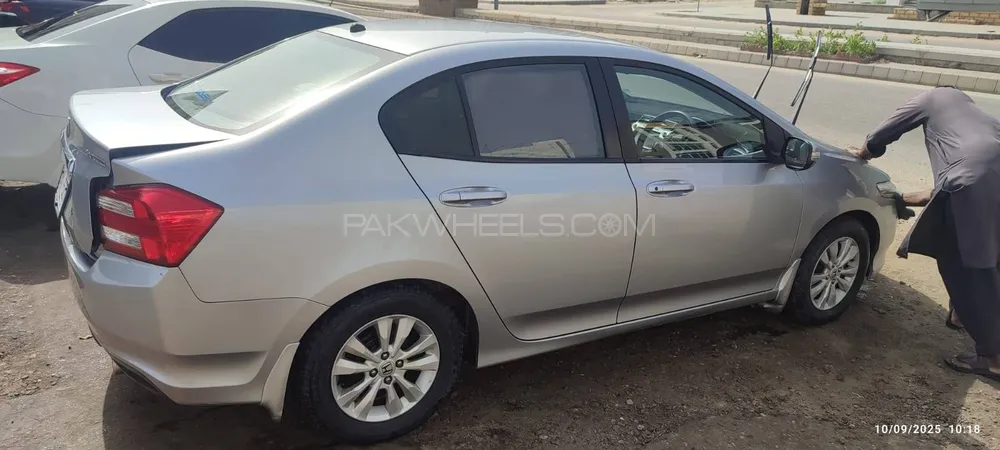 Honda City 2017 for Sale in Karachi Image-1