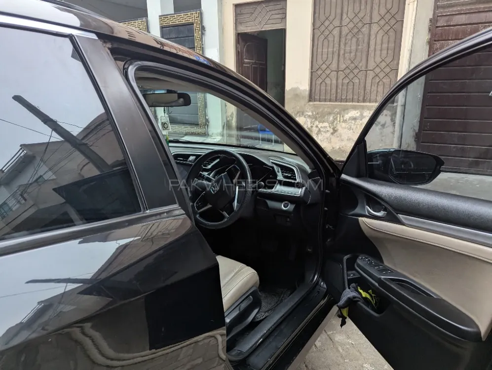 Honda Civic 2019 for Sale in Layyah Honda Civic 2019 for Sale in Layyah Image-8