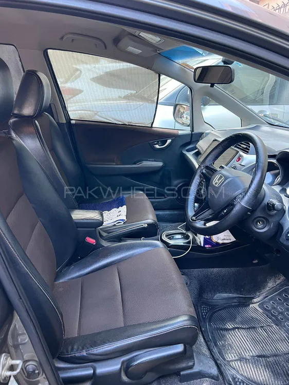Honda Fit 2012 for Sale in Karachi Honda Fit 2012 for Sale in Karachi Image-17