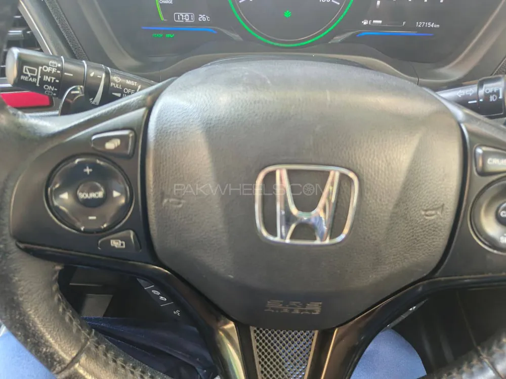 Honda Vezel 2014 for Sale in Karachi Honda Vezel 2014 for Sale in Karachi Image-3