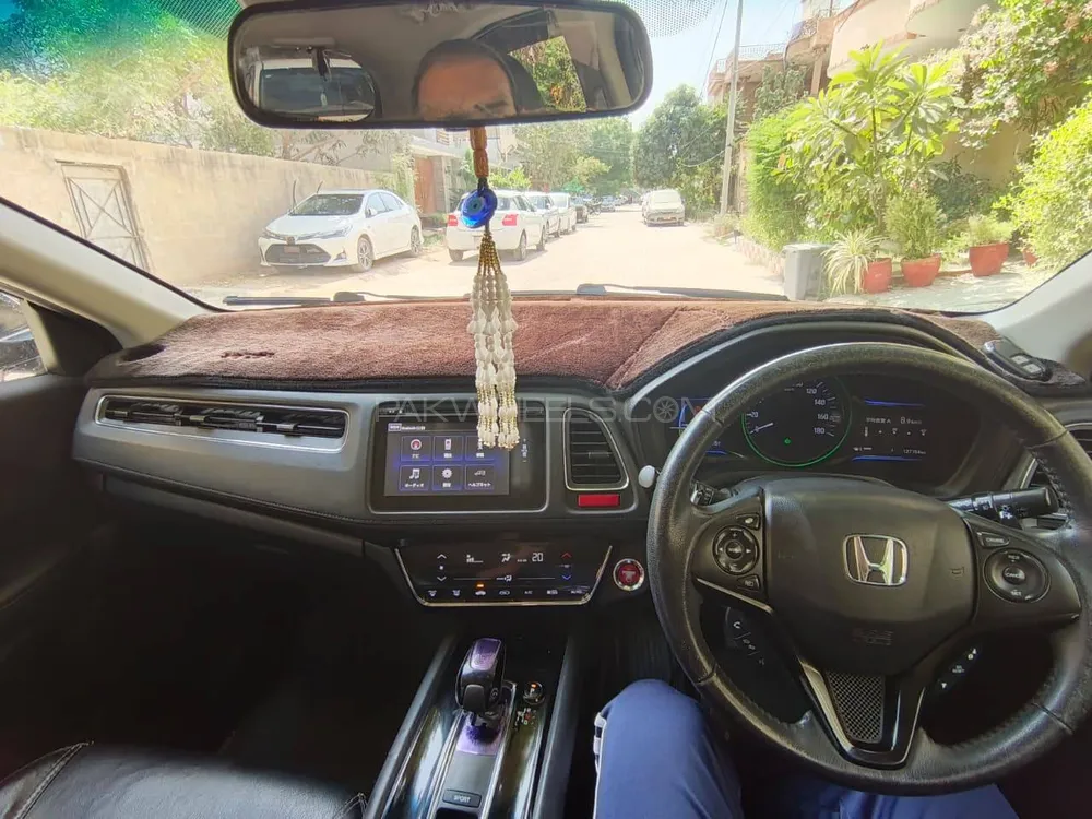 Honda Vezel 2014 for Sale in Karachi Honda Vezel 2014 for Sale in Karachi Image-2