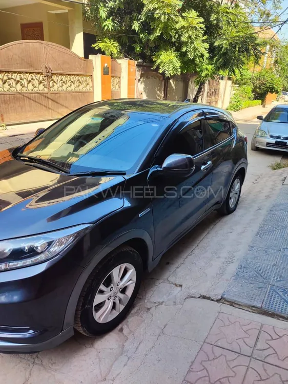 Honda Vezel 2014 for Sale in Rawalpindi Image-1