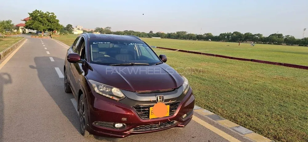Honda Vezel 2015 for Sale in Karachi Honda Vezel 2015 for Sale in Karachi Image-4