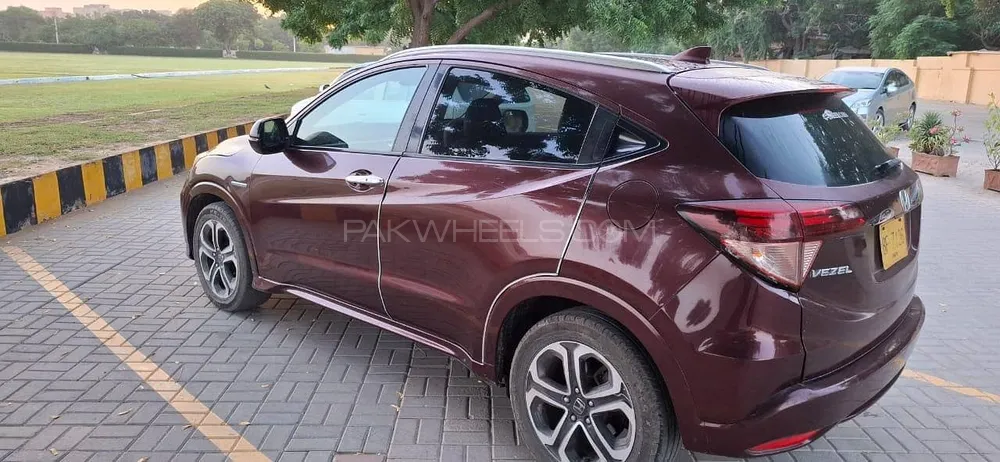 Honda Vezel 2015 for Sale in Karachi Honda Vezel 2015 for Sale in Karachi Image-6