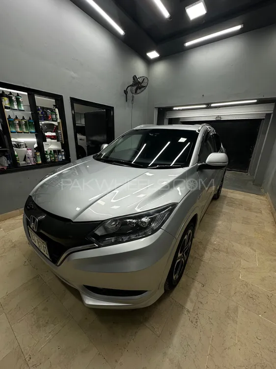 Honda Vezel 2015 for Sale in Karachi Honda Vezel 2015 for Sale in Karachi Image-2