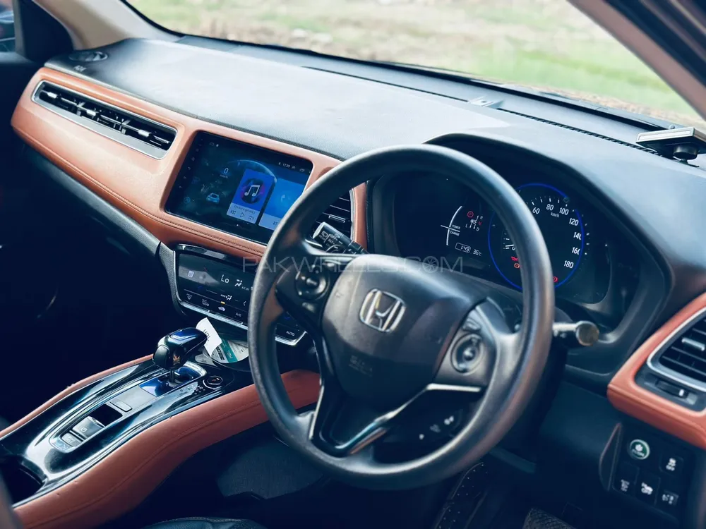 Honda Vezel 2016 for Sale in Multan Honda Vezel 2016 for Sale in Multan Image-6