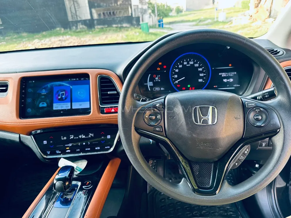 Honda Vezel 2016 for Sale in Multan Honda Vezel 2016 for Sale in Multan Image-13
