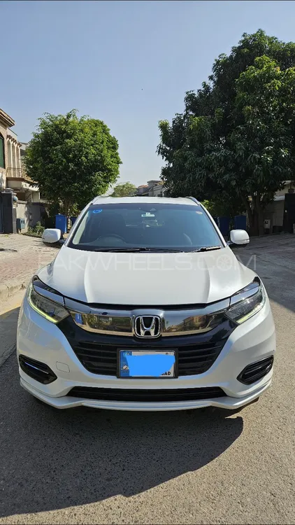 Honda Vezel 2018 for Sale in Islamabad Image-1