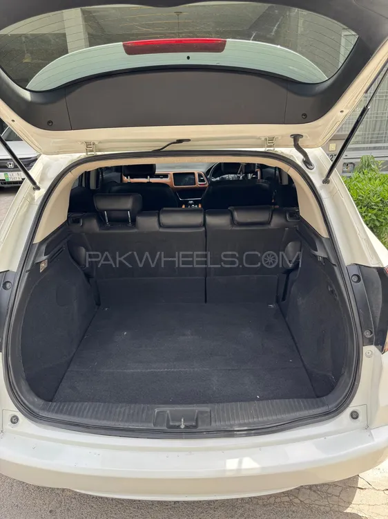 Honda Vezel 2015 for Sale in Lahore Honda Vezel 2015 for Sale in Lahore Image-6
