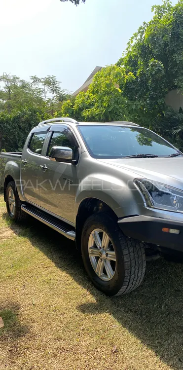 Isuzu D-Max 2019 for Sale in Karachi Isuzu D-Max 2019 for Sale in Karachi Image-6