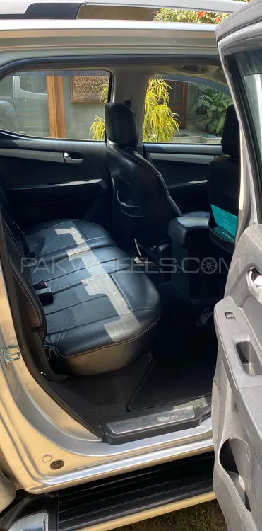 Isuzu D-Max 2019 for Sale in Karachi Isuzu D-Max 2019 for Sale in Karachi Image-10