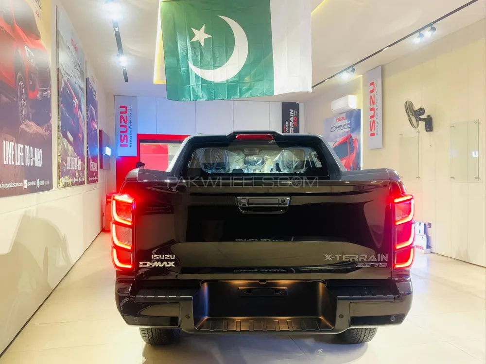 Isuzu D-Max 2025 for Sale in Gujranwala Isuzu D-Max 2025 for Sale in Gujranwala Image-2
