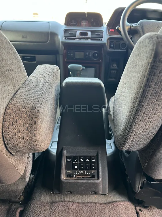 Mitsubishi Pajero 1998 for Sale in Rawalpindi Mitsubishi Pajero 1998 for Sale in Rawalpindi Image-12