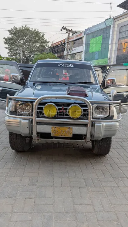 Mitsubishi Pajero 1995 for Sale in Lahore Mitsubishi Pajero 1995 for Sale in Lahore Image-4