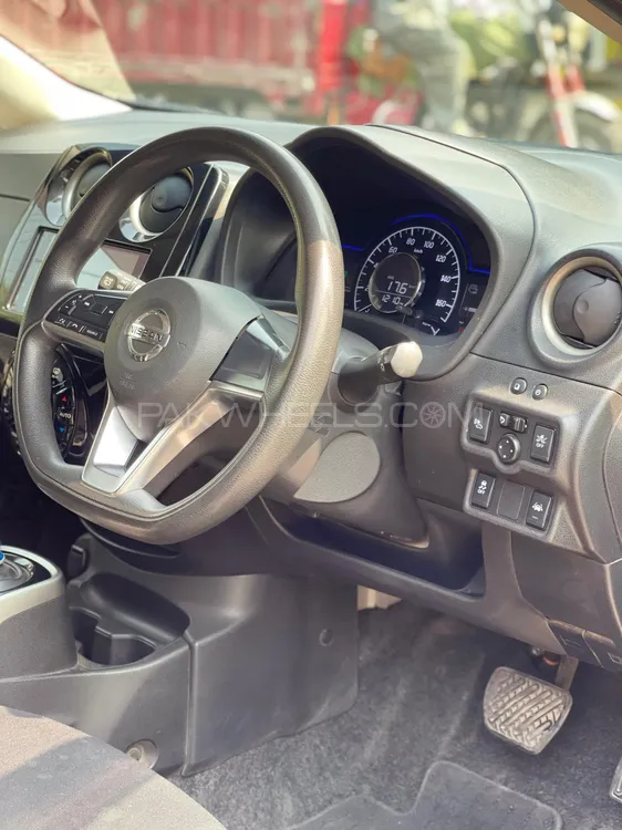 Nissan Note 2016 for Sale in Lahore Nissan Note 2016 for Sale in Lahore Image-6
