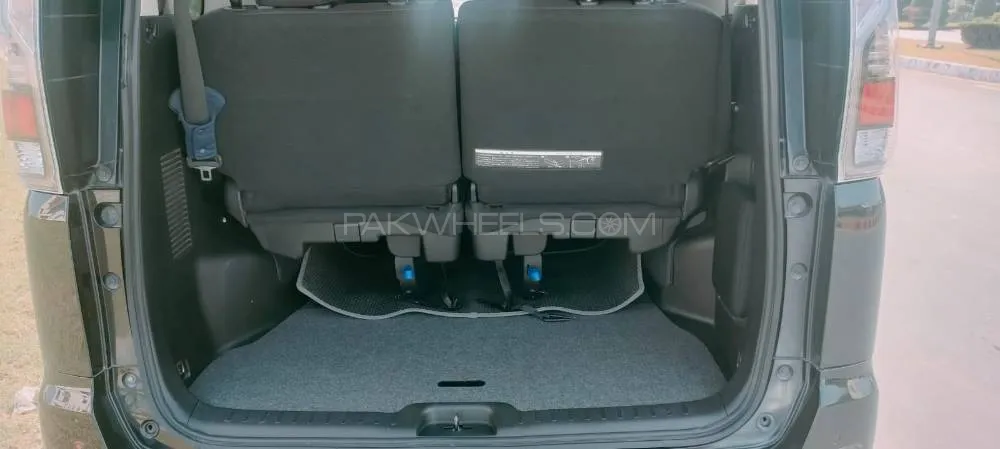 Nissan Serena 2018 for Sale in Gujranwala Nissan Serena 2018 for Sale in Gujranwala Image-5