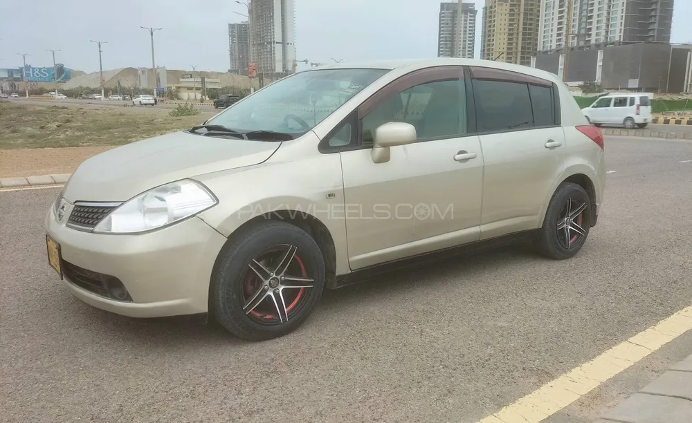 Nissan Tiida 2006 for Sale in Karachi Nissan Tiida 2006 for Sale in Karachi Image-3