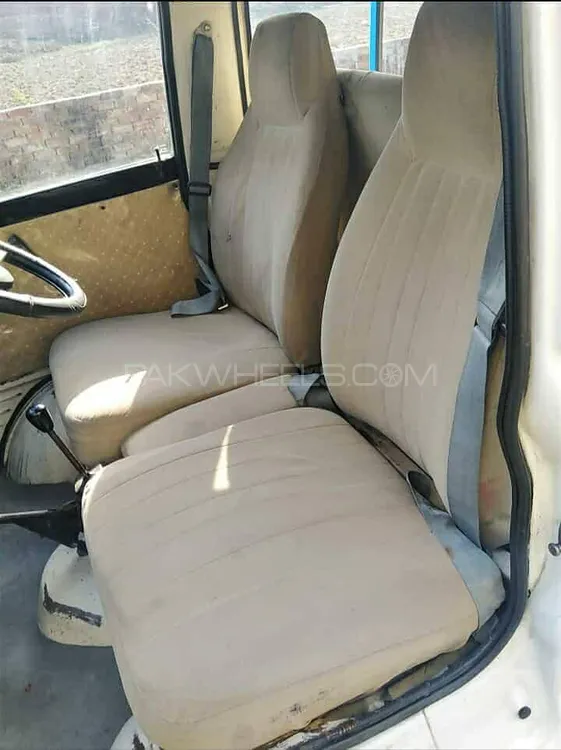 Suzuki Bolan 2013 for Sale in Lahore Suzuki Bolan 2013 for Sale in Lahore Image-4