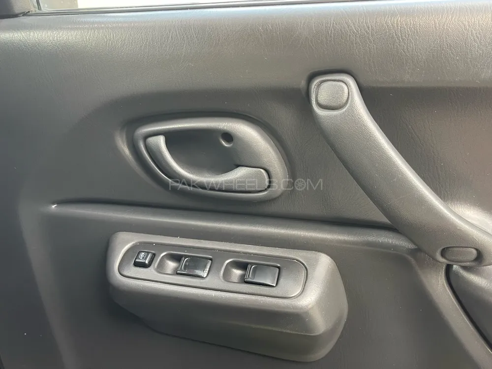 Suzuki Jimny 2011 for Sale in Lahore Suzuki Jimny 2011 for Sale in Lahore Image-10