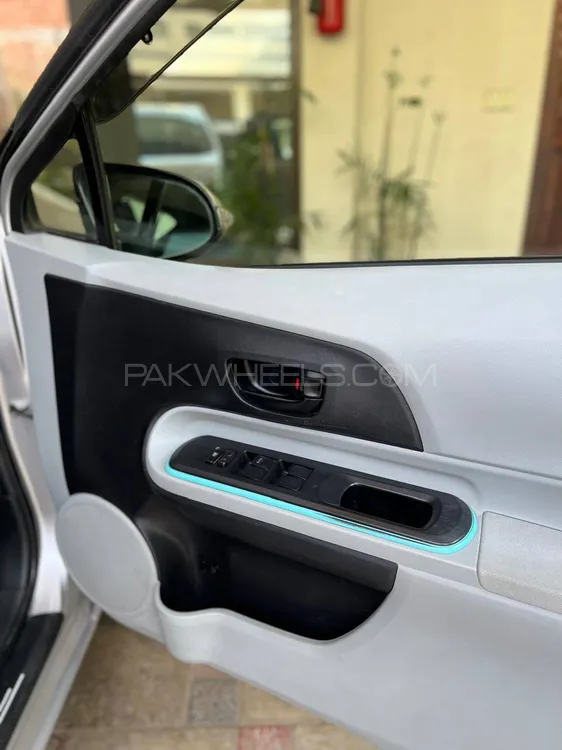 Toyota Aqua 2012 for Sale in Lahore Toyota Aqua 2012 for Sale in Lahore Image-9