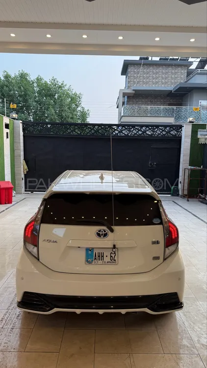 Toyota Aqua 2016 for Sale in Peshawar Toyota Aqua 2016 for Sale in Peshawar Image-3