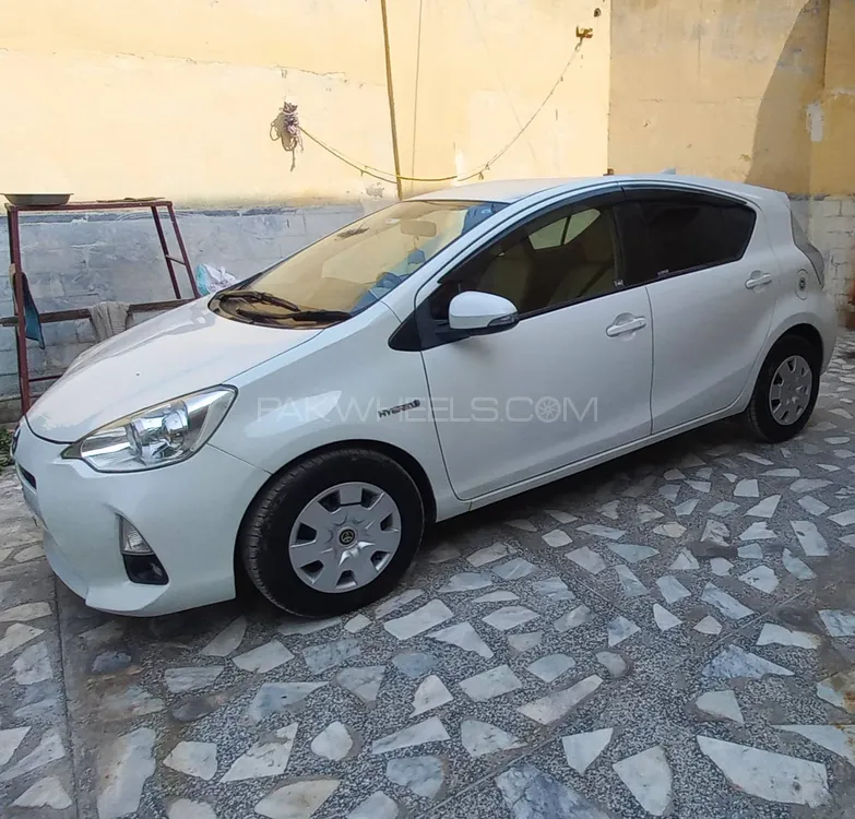 Toyota Aqua 2012 for Sale in Peshawar Toyota Aqua 2012 for Sale in Peshawar Image-8