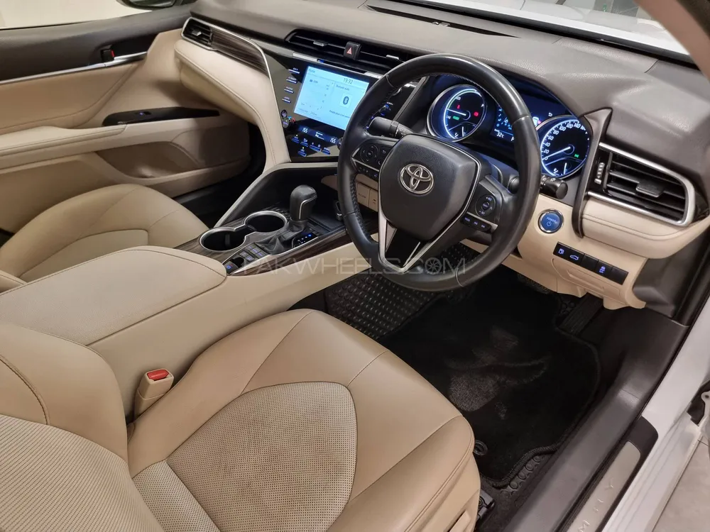 Toyota Camry 2018 for Sale in Karachi Toyota Camry 2018 for Sale in Karachi Image-2