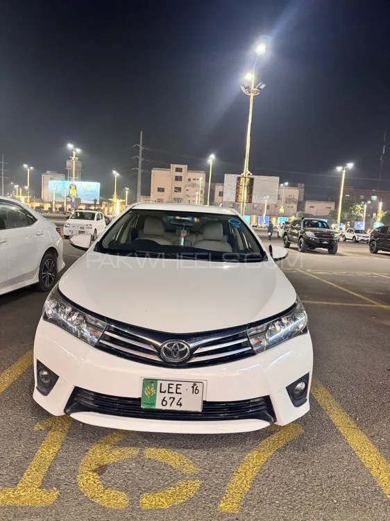 Toyota Corolla 2016 for Sale in Lahore Image-1