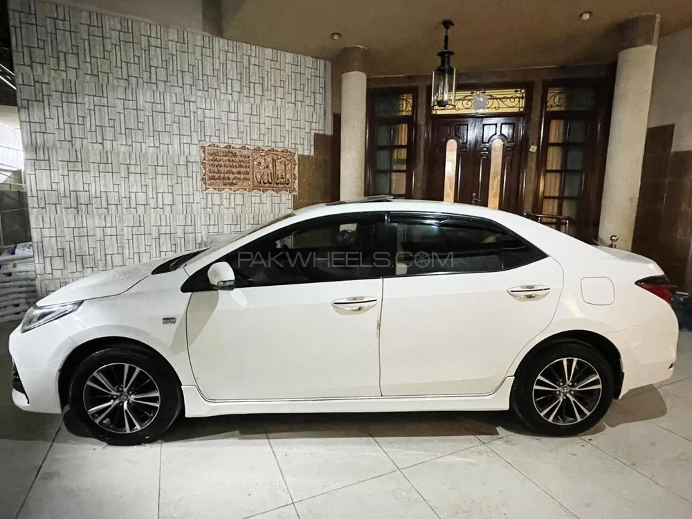 Toyota Corolla 2018 for Sale in Karachi Image-1