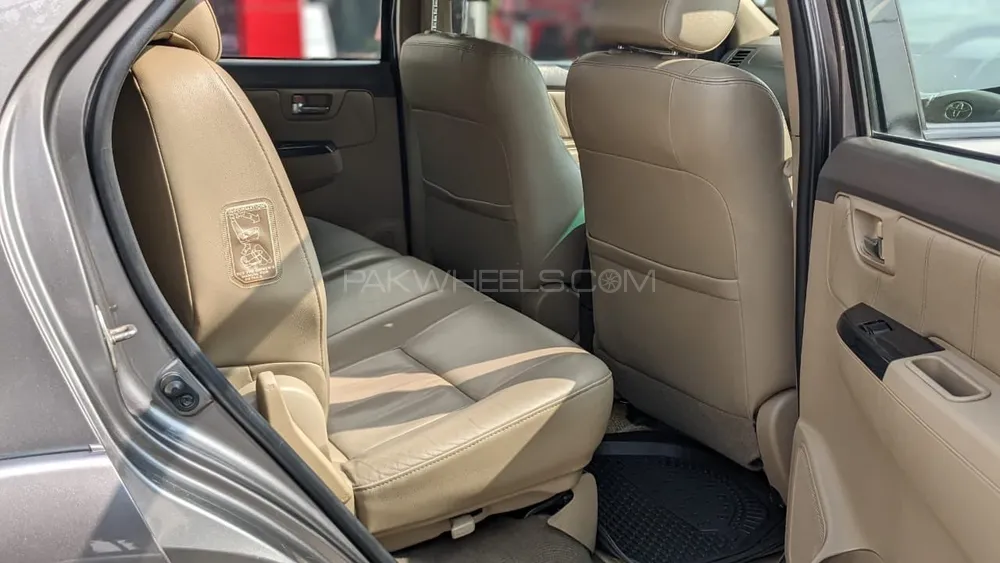 Toyota Fortuner 2014 for Sale in Karachi Toyota Fortuner 2014 for Sale in Karachi Image-10