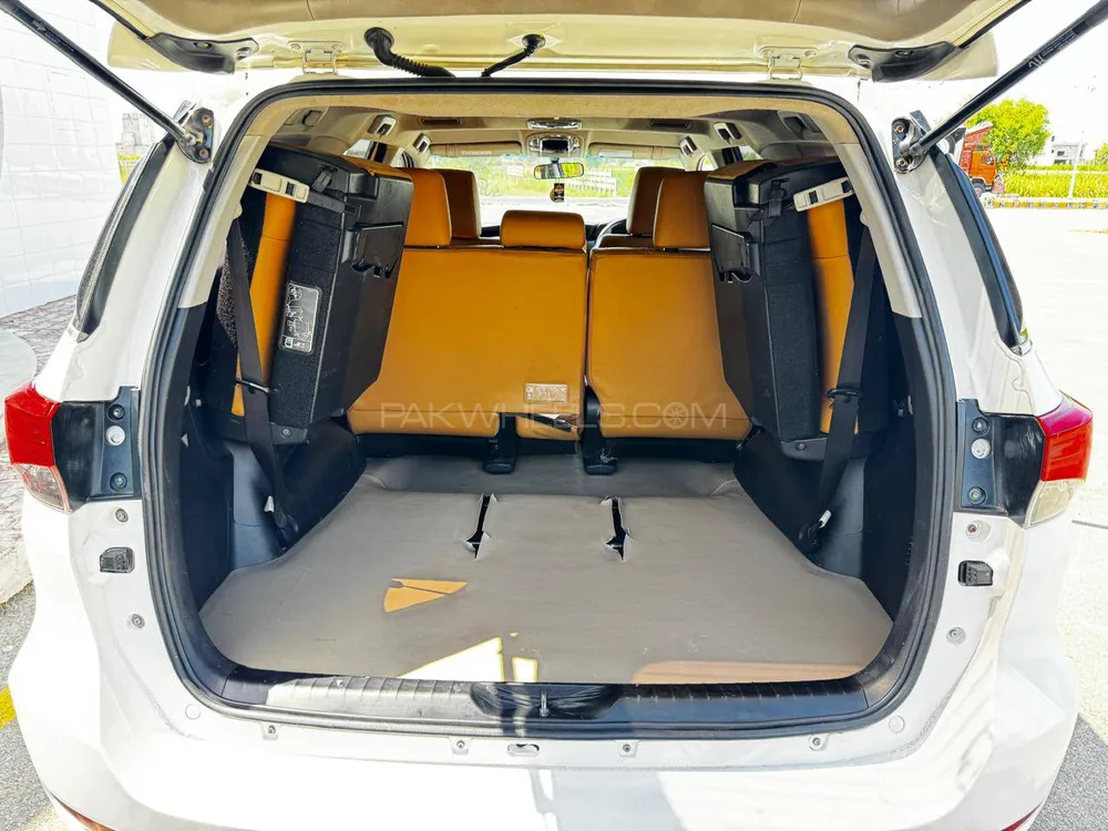 Toyota Fortuner 2017 for Sale in Jhang Toyota Fortuner 2017 for Sale in Jhang Image-16