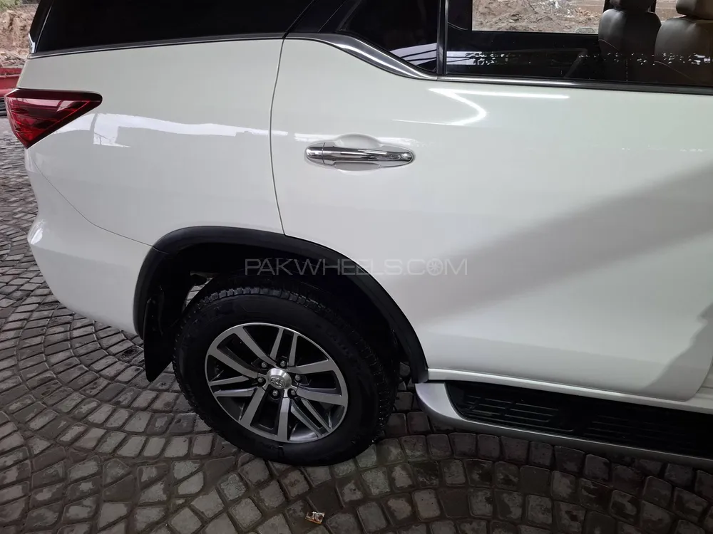 Toyota Fortuner 2019 for Sale in Sargodha Toyota Fortuner 2019 for Sale in Sargodha Image-13