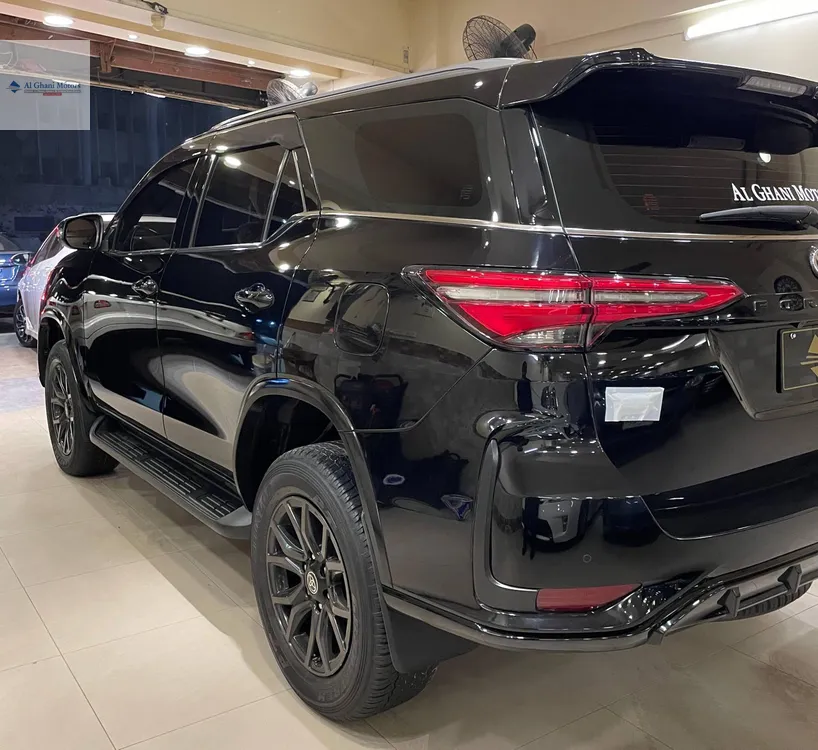 Toyota Fortuner 2023 for Sale in Karachi Toyota Fortuner 2023 for Sale in Karachi Image-10