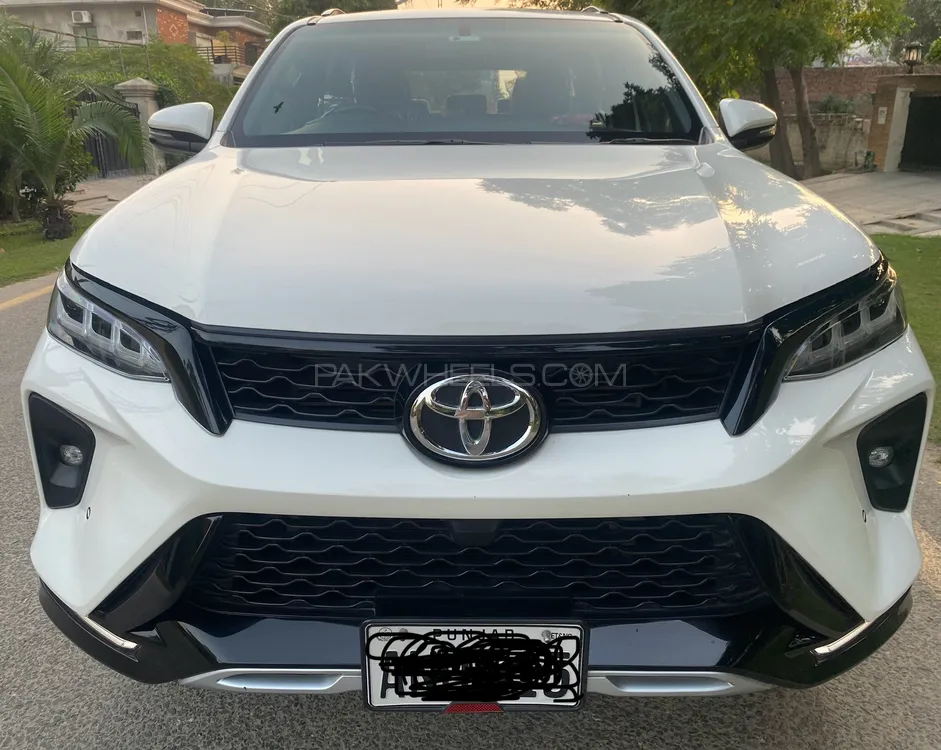 Toyota Fortuner 2023 for Sale in Lahore Toyota Fortuner 2023 for Sale in Lahore Image-1